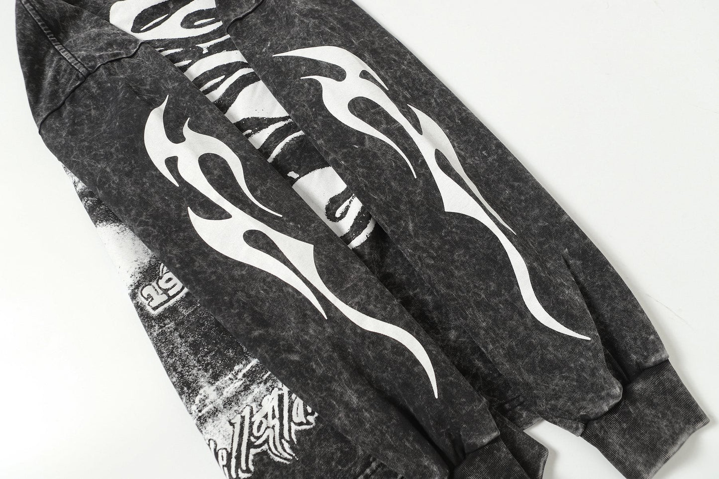 Hellstar Eye & Flame Graphic Long-Sleeve T-Shirt — detail