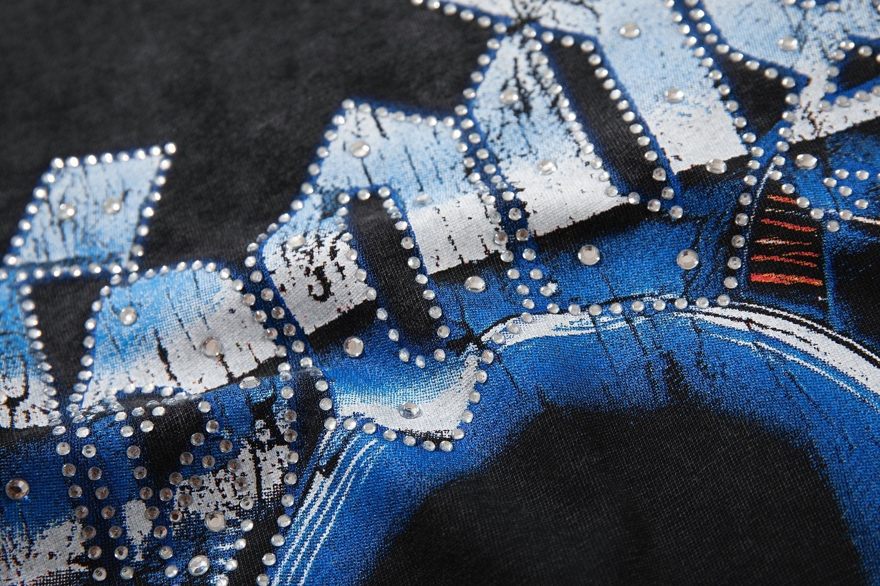 MAJESTIK Astronaut Graphic Short-Sleeve T-Shirt — detail